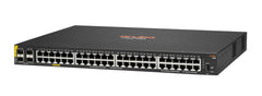 Vista frontal del switch Aruba JL675A con puertos Gigabit Ethernet y PoE