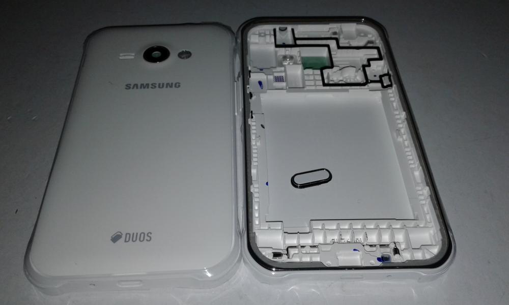 Tapa Samsung Galaxy J1 Ace J110 - Blanca con Marco