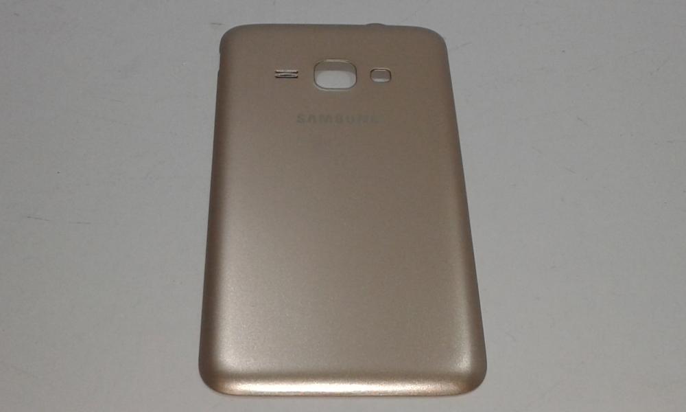 Tapa Samsung Galaxy J1 (2016) J120 - Dorada Sin Marco