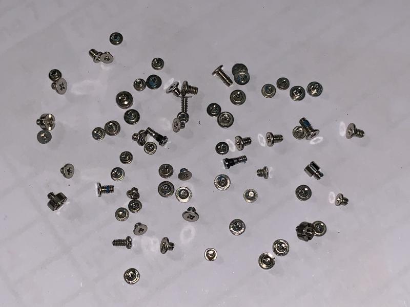 Juego de Tornillos Completo Iphone 7G 4.7 A1660 A1778