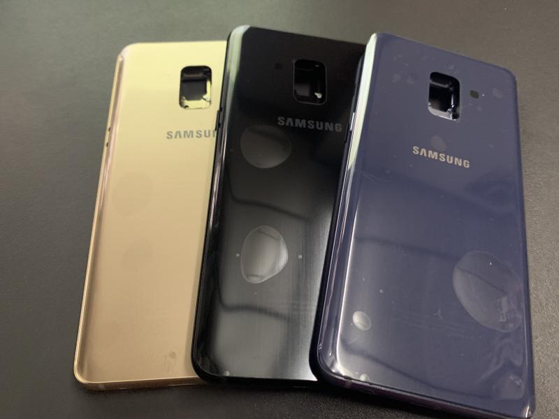 Tapa Samsung Galaxy A8 2018 A530 - Negra con Marco