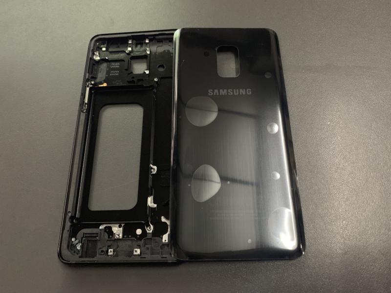Tapa Samsung Galaxy A8 2018 A530 - Negra con Marco