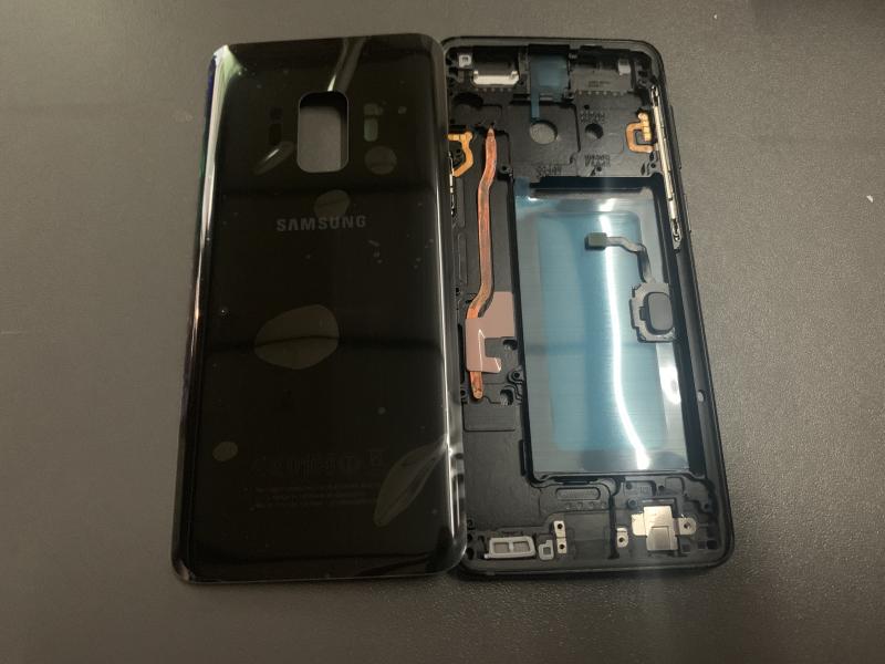 Tapa Samsung Galaxy S9 G960 - Dorada con Marco