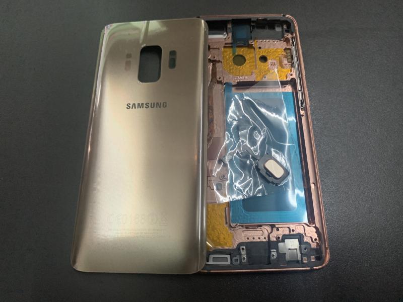 Tapa Samsung Galaxy S9 G960 - Plateada con Marco
