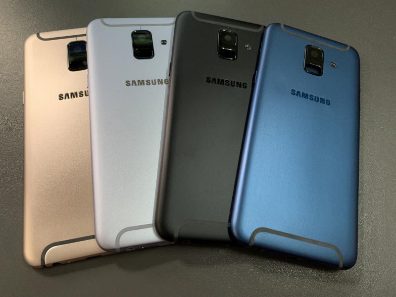 Tapa Samsung Galaxy A6 2018 A600 - Dorada con Marco