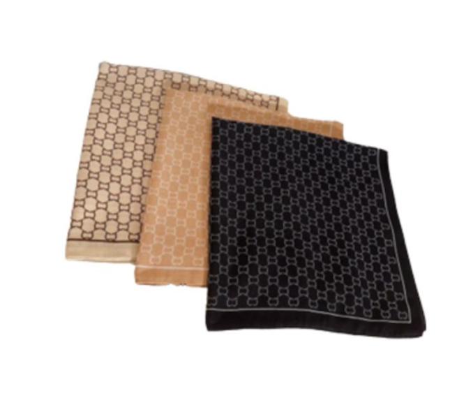 Bandana gucci estampada beige elegante