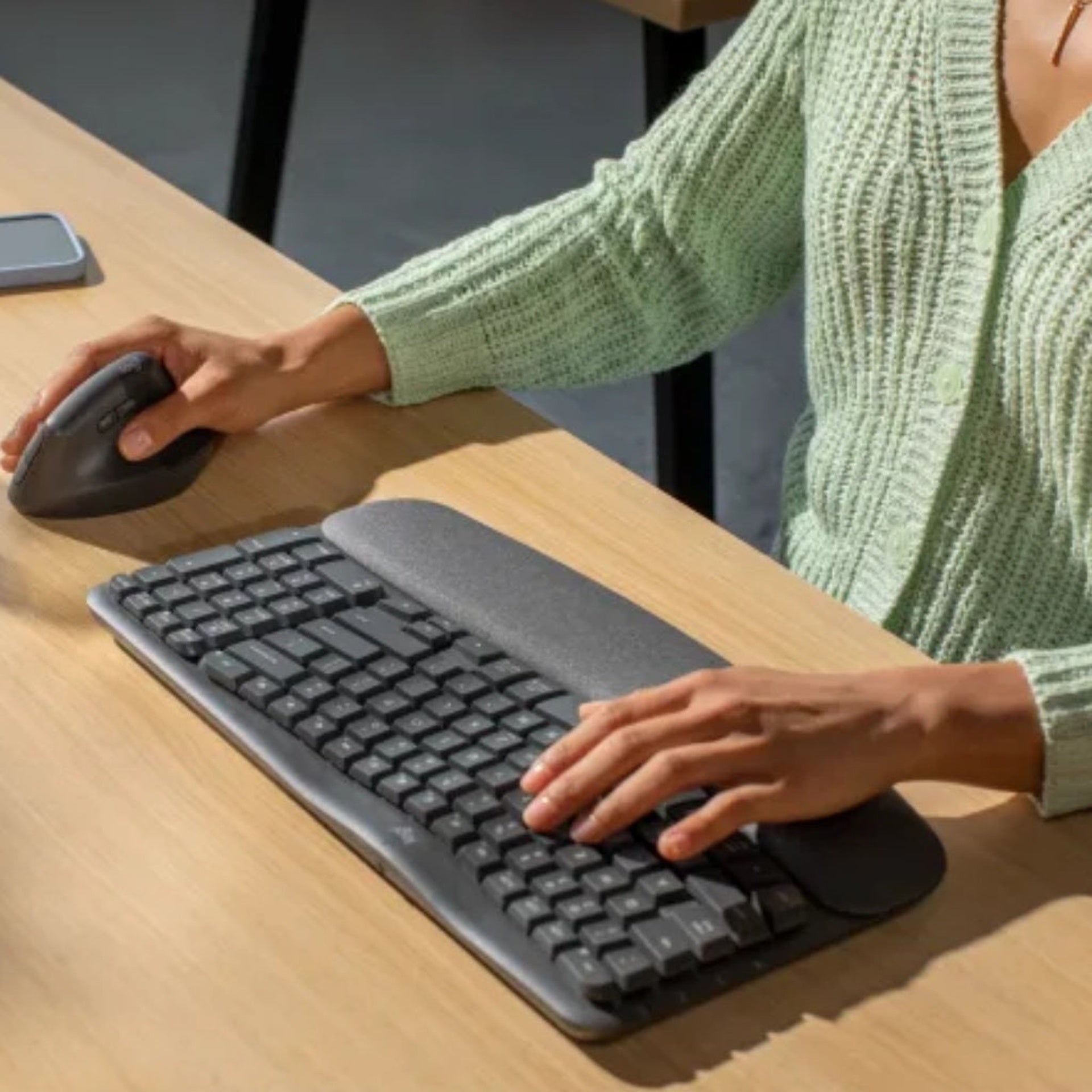 Logitech Teclado Ergo Wave Keys Inalámbrico Con Reposamanos
