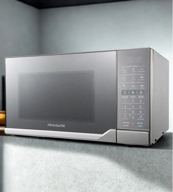 Frigidaire microondas 900W 1.1 ft FMDO30S3GSPG